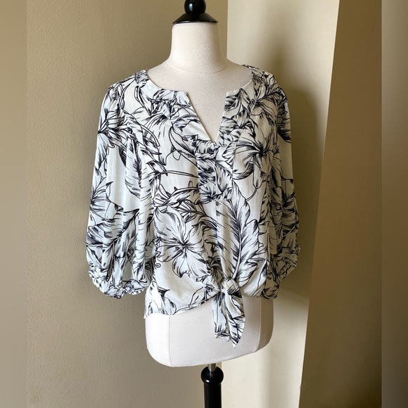 Rose & Olive Blouse - Medium - Picture 3 of 15